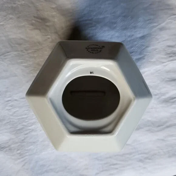 Peter Rabbit Coin Bank - Picture 8 of 12